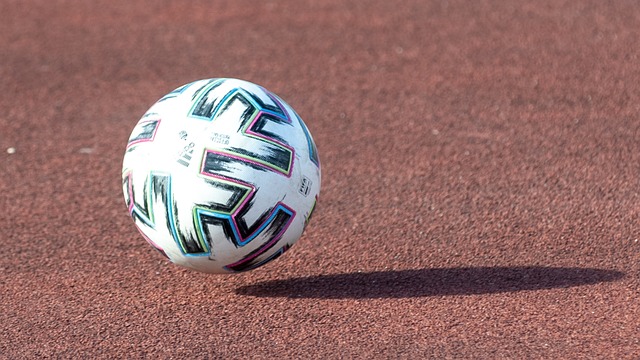 姆伯莫上赛季至今英超攻入26球，同期仅次于哈兰德、萨拉赫